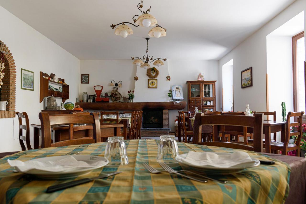 Agriturismo Sentiero Dei Sapori Guest House Аджерола Екстериор снимка