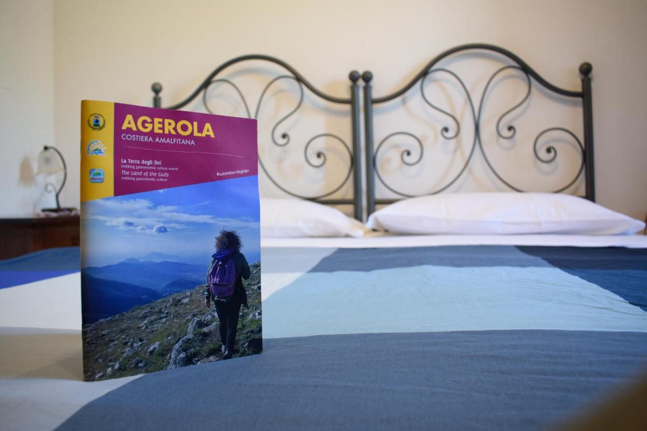 Agriturismo Sentiero Dei Sapori Guest House Аджерола Екстериор снимка