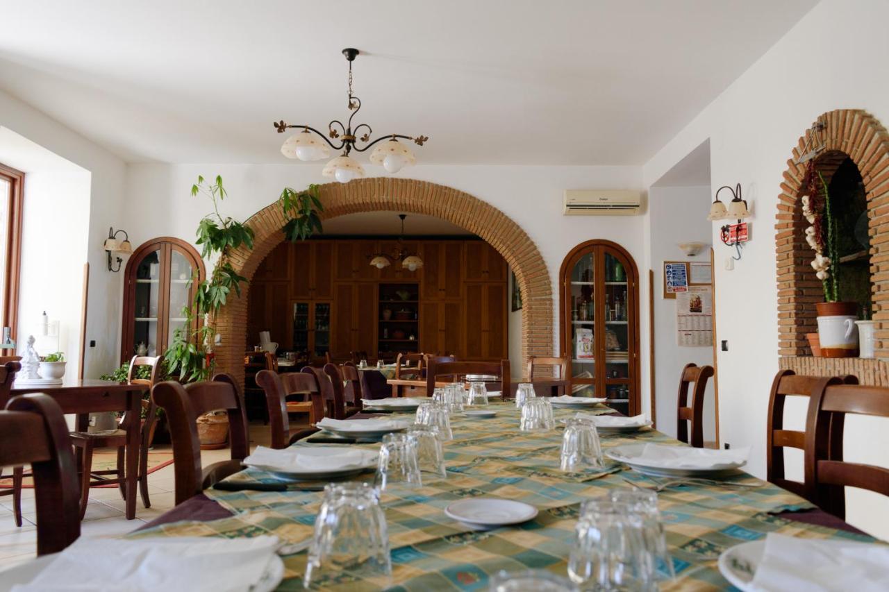 Agriturismo Sentiero Dei Sapori Guest House Аджерола Екстериор снимка