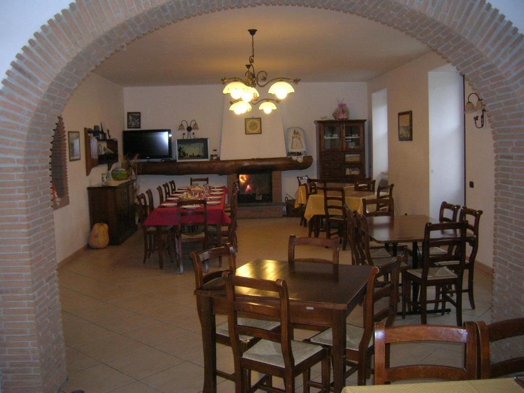 Agriturismo Sentiero Dei Sapori Guest House Аджерола Екстериор снимка
